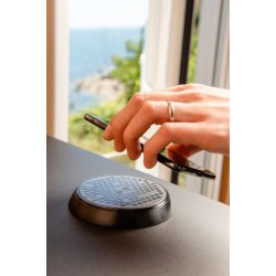 Rokk trdls Qi mobillader overflate IPX6