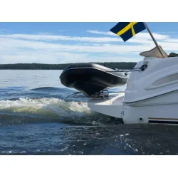 Broberg Marine Boatlift -syrefast davit for badeplattform